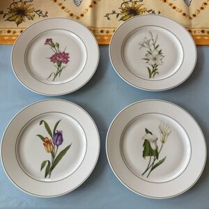 Set of Four Vintage Porcelain Salad/Dessert Plates, from Bavaria, MINT !
